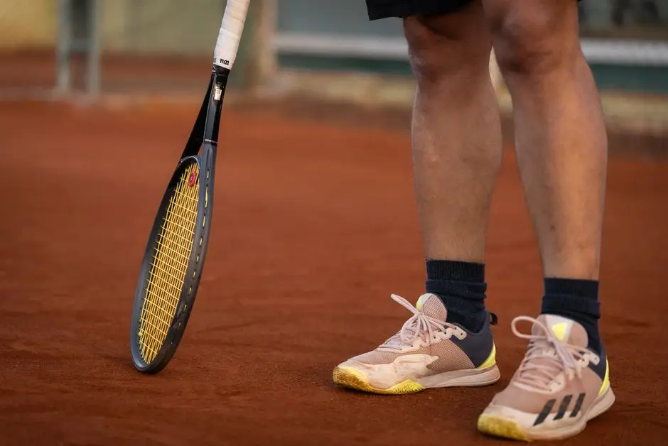 Giày Tennis và Giày Pickleball - Đặc điểm di chuyển trên mặt sân